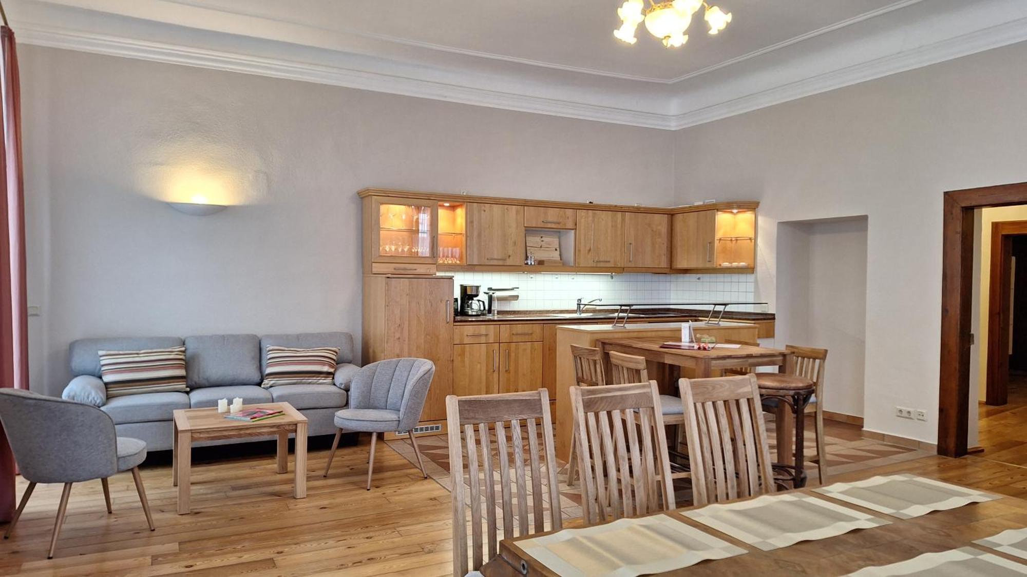 Stadtpalais Romantik-Suite 3 Zimmer Maximal 6 Personen 包岑 外观 照片