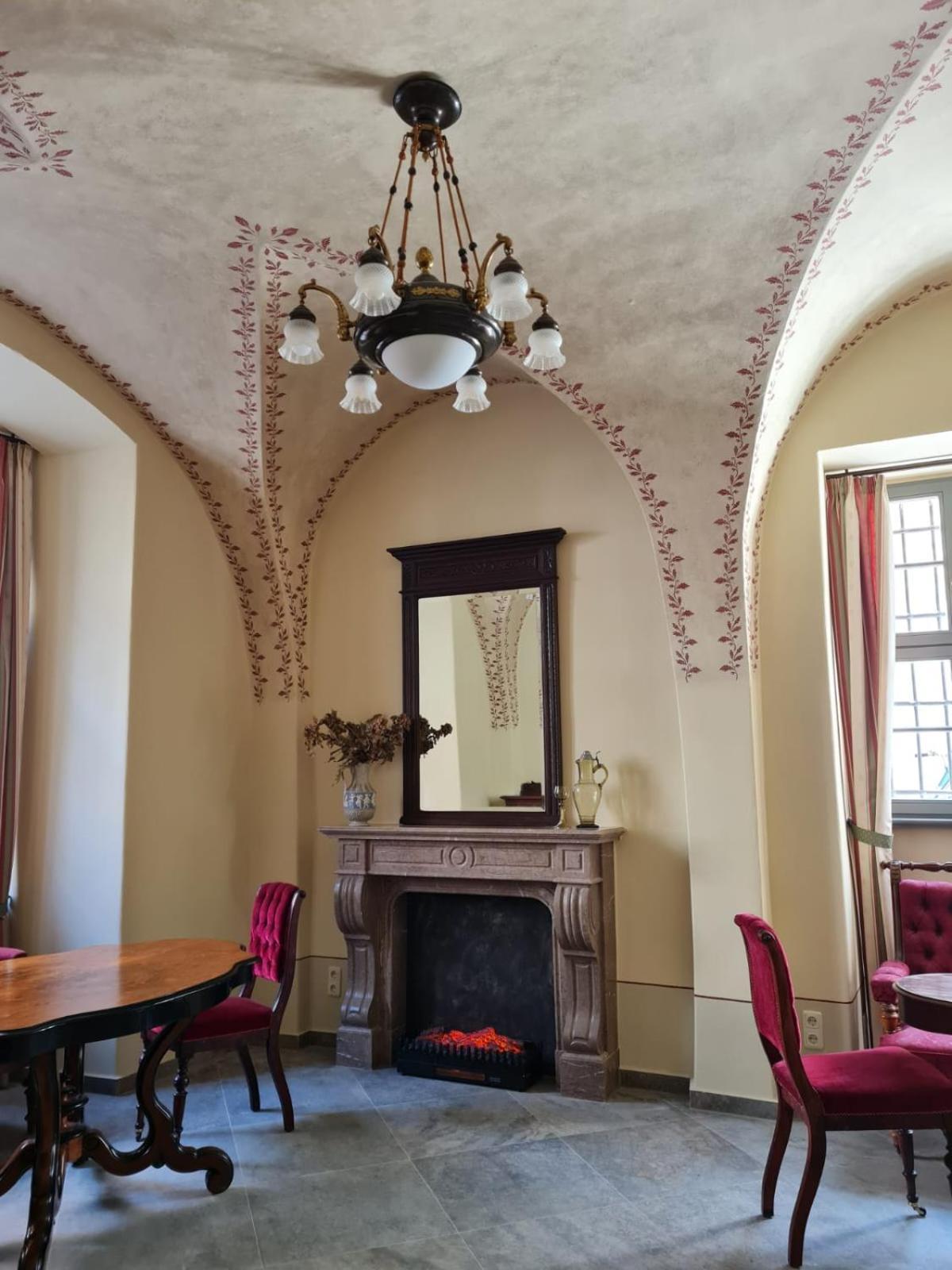 Stadtpalais Romantik-Suite 3 Zimmer Maximal 6 Personen 包岑 外观 照片